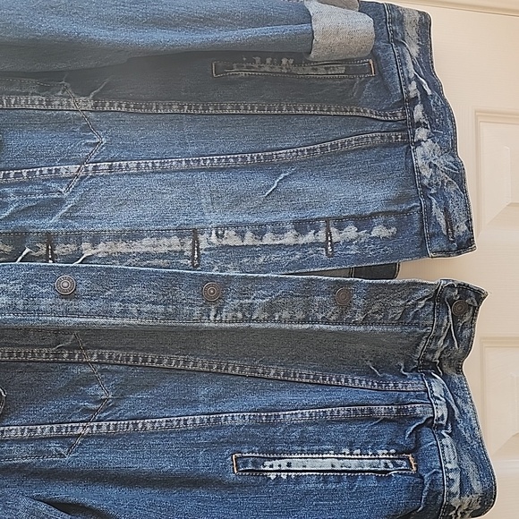 Levi's Distressed Blue Denim Jacket - Picture 3 of 6